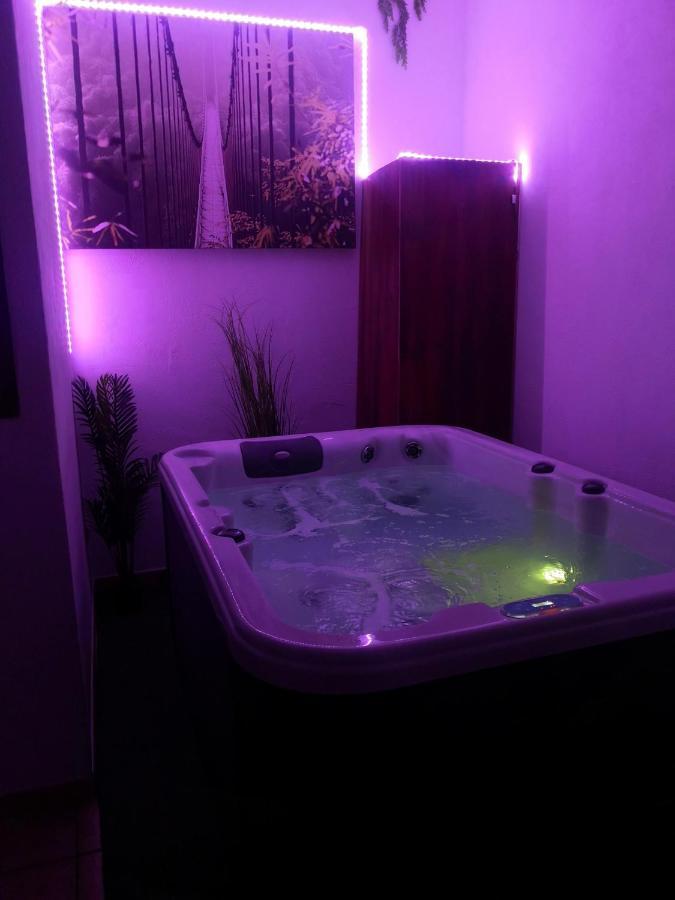 Maison Avec Jacuzzi Saint-Mitre-les-Remparts Екстериор снимка
