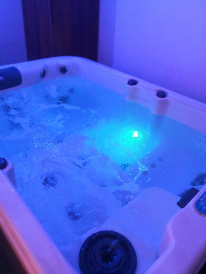 Maison Avec Jacuzzi Saint-Mitre-les-Remparts Екстериор снимка