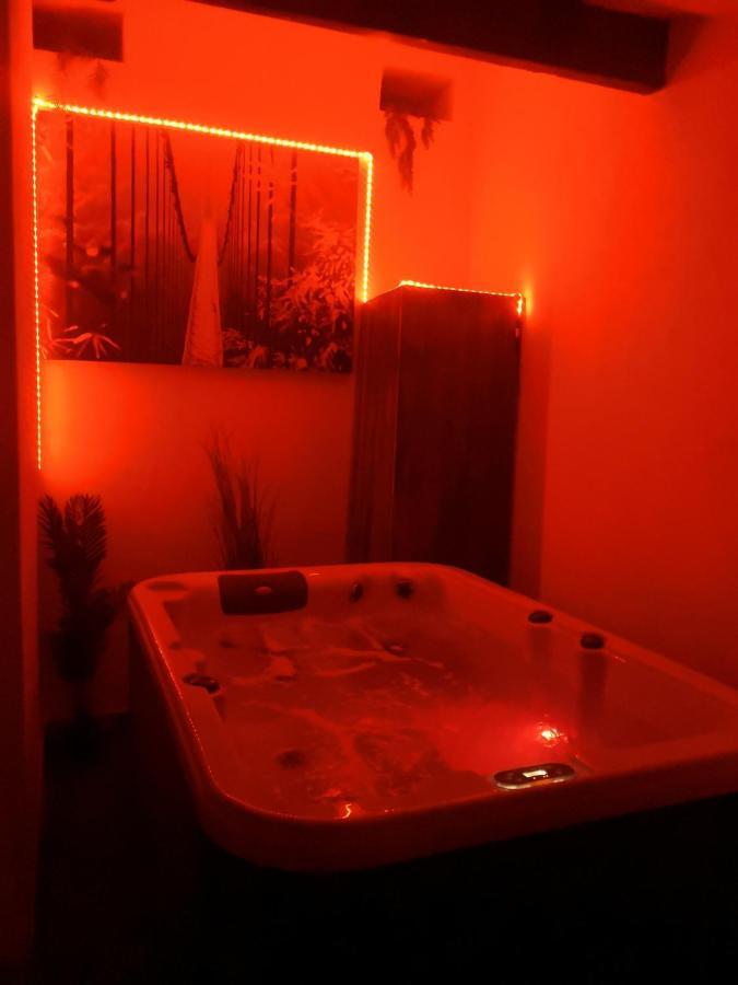 Maison Avec Jacuzzi Saint-Mitre-les-Remparts Екстериор снимка